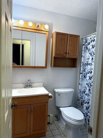 394 Bedford St, Lakeville, MA 02347