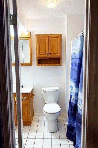 394 Bedford St, Lakeville, MA 02347