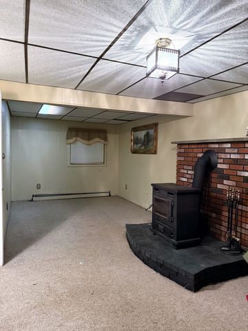 394 Bedford St, Lakeville, MA 02347
