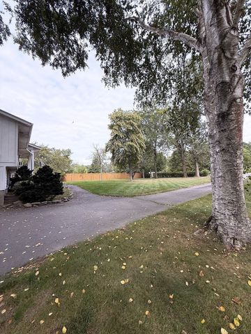 394 Bedford St, Lakeville, MA 02347