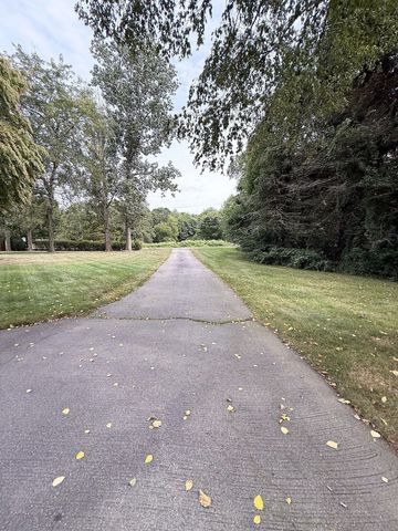 394 Bedford St, Lakeville, MA 02347