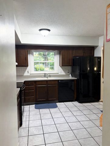394 Bedford St, Lakeville, MA 02347