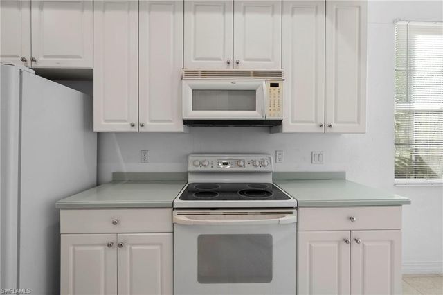 6010 Jonathans Bay CIR 102, Fort Myers, FL 33908