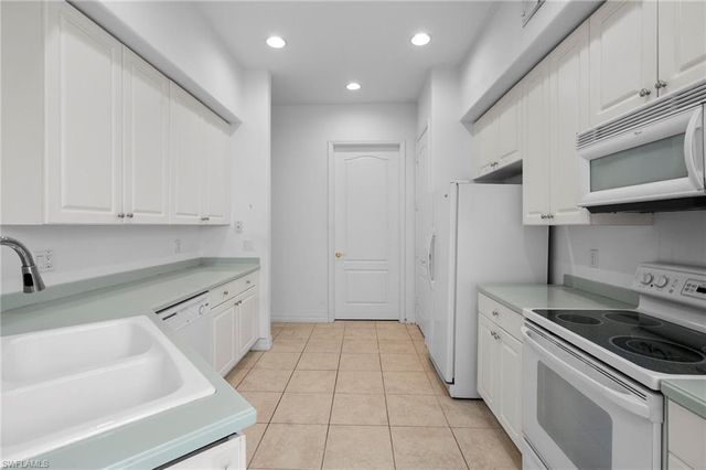 6010 Jonathans Bay CIR 102, Fort Myers, FL 33908