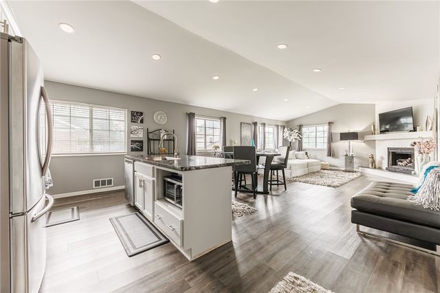 31A Veldor Park, Greece, NY 14612