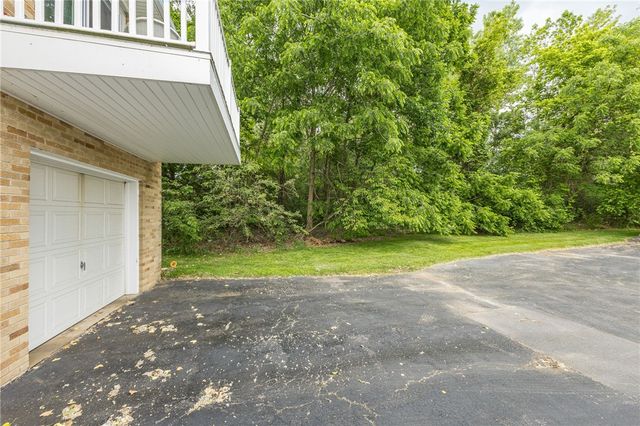 31A Veldor Park, Greece, NY 14612