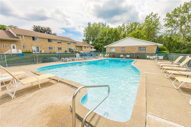 31A Veldor Park, Greece, NY 14612