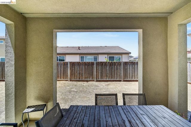 669 Longmont Dr, Oakley, CA 94561