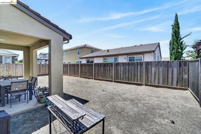 669 Longmont Dr, Oakley, CA 94561