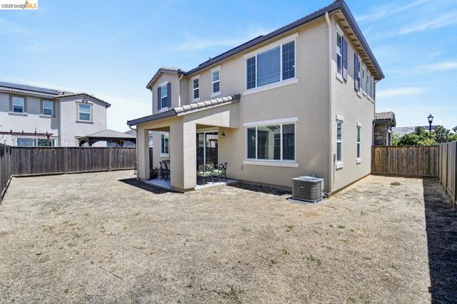 669 Longmont Dr, Oakley, CA 94561