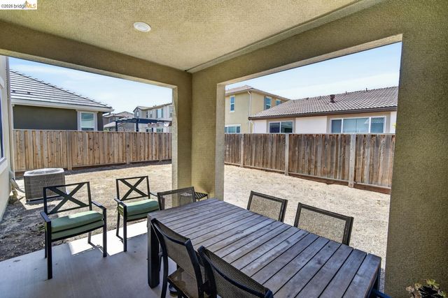 669 Longmont Dr, Oakley, CA 94561