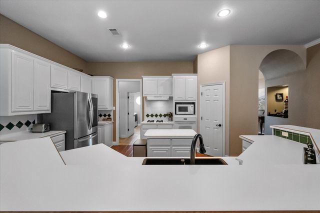 3 Savoy Court, Mansfield, TX 76063