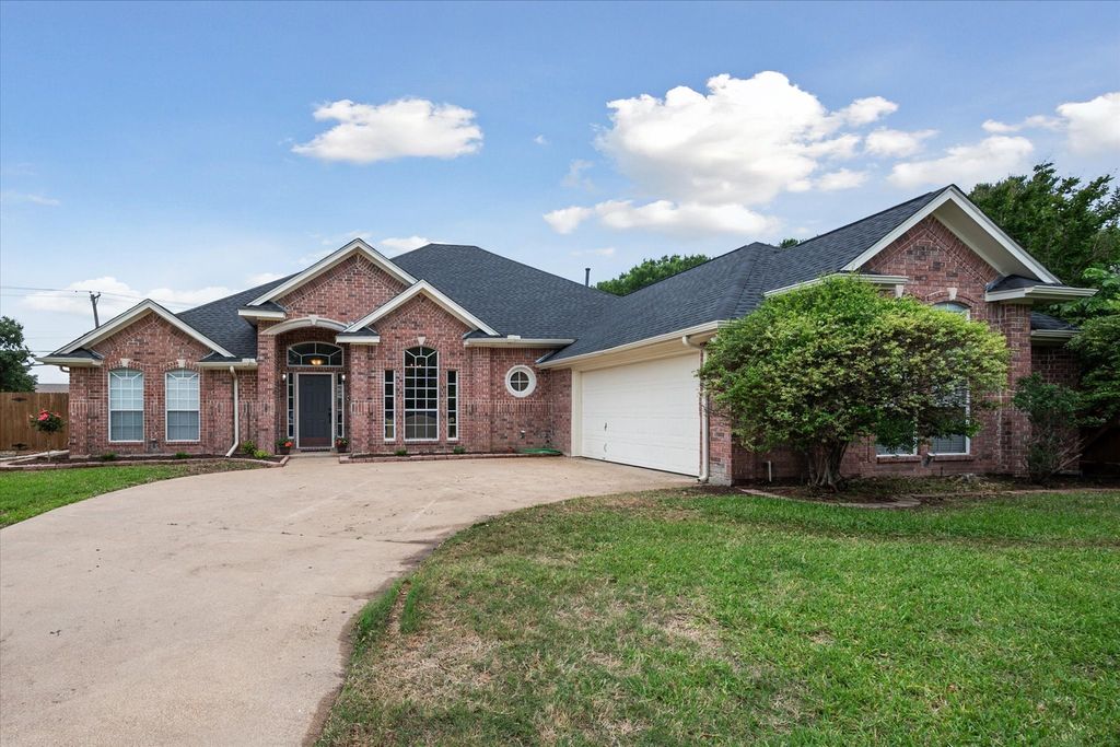 3 Savoy Court, Mansfield, TX 76063
