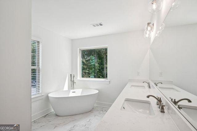 3135 Stonegate Drive SW, Atlanta, GA 30331