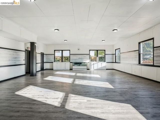 2100 5th Ave, Oakland, CA 94606
