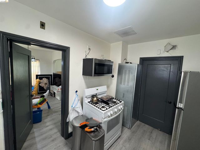 2100 5th Ave, Oakland, CA 94606