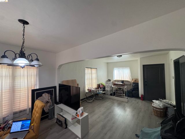 2100 5th Ave, Oakland, CA 94606