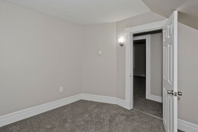 81 Hayden Ave, Springfield, MA 01109