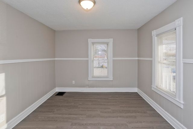 81 Hayden Ave, Springfield, MA 01109