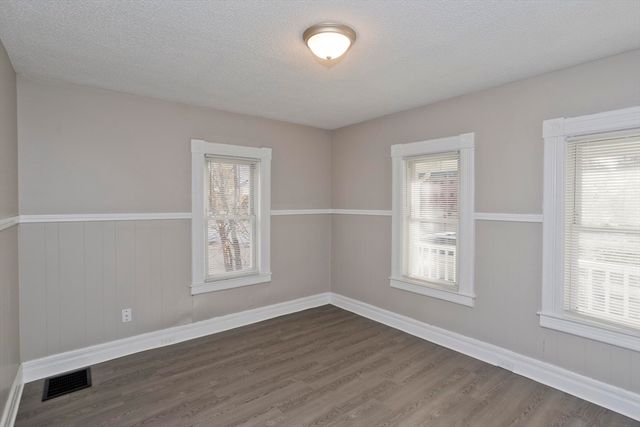 81 Hayden Ave, Springfield, MA 01109