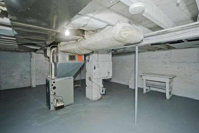 81 Hayden Ave, Springfield, MA 01109