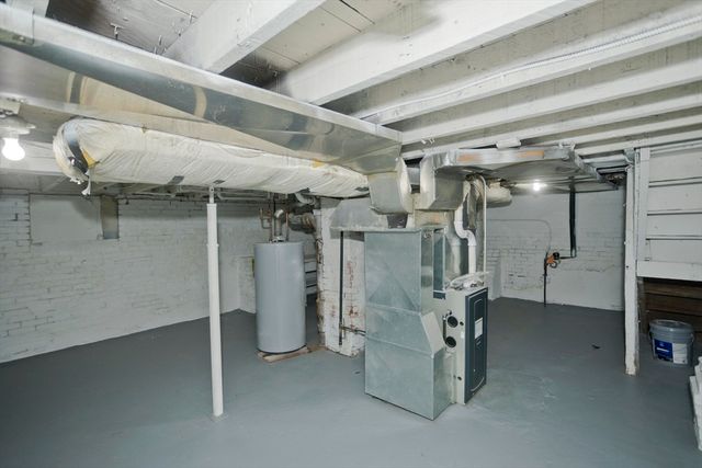 81 Hayden Ave, Springfield, MA 01109