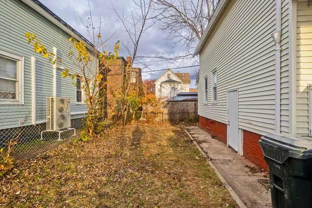 81 Hayden Ave, Springfield, MA 01109