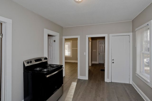 81 Hayden Ave, Springfield, MA 01109