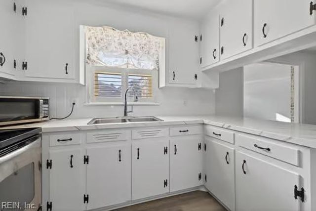 301 Woodbridge DR, Chesapeake, VA 23322