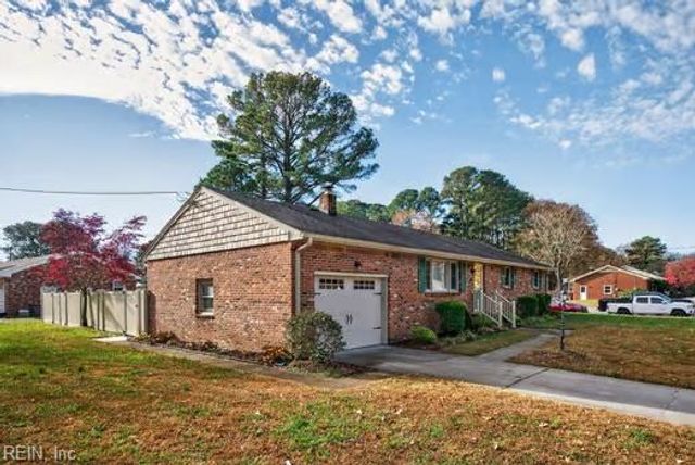 301 Woodbridge DR, Chesapeake, VA 23322