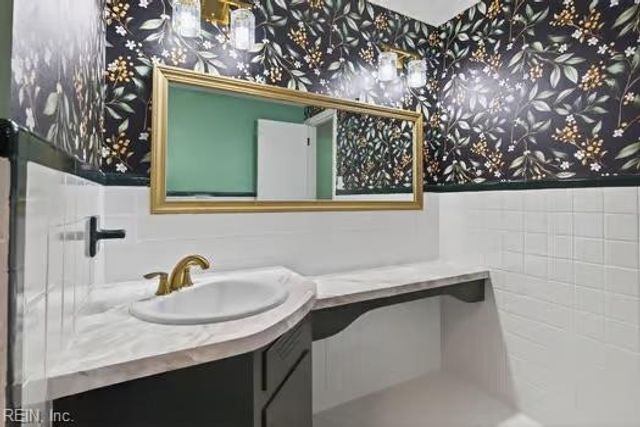 301 Woodbridge DR, Chesapeake, VA 23322