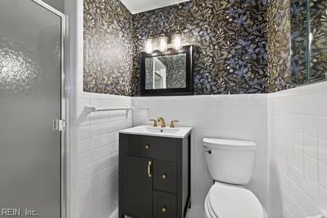 301 Woodbridge DR, Chesapeake, VA 23322