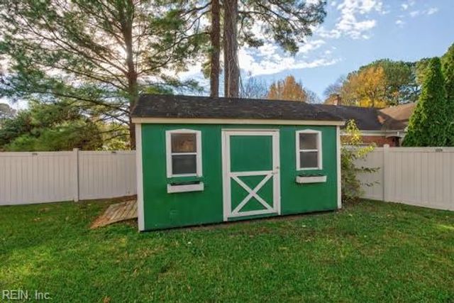 301 Woodbridge DR, Chesapeake, VA 23322