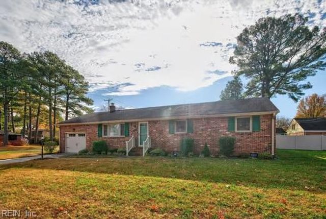 301 Woodbridge DR, Chesapeake, VA 23322