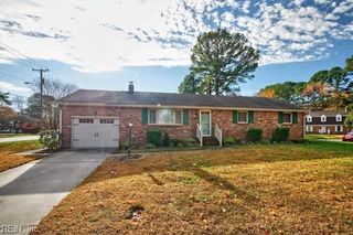 301 Woodbridge DR, Chesapeake, VA 23322