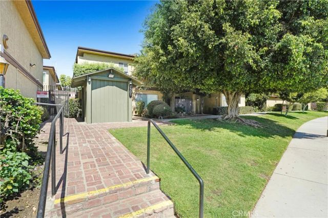 7301 Lennox Avenue D13, Van Nuys, CA 91405