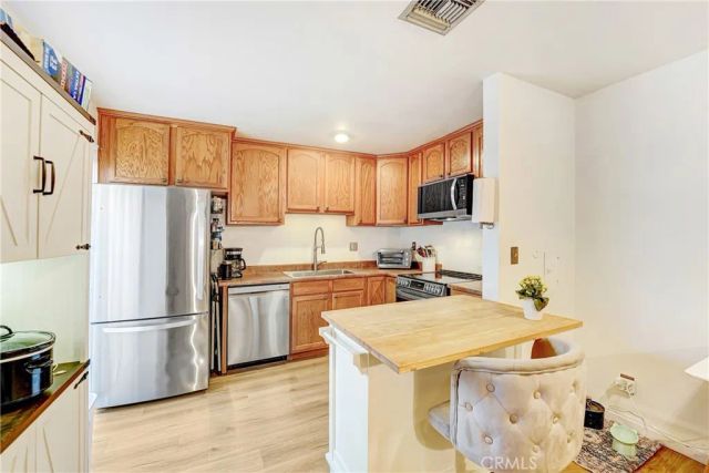 7301 Lennox Avenue D13, Van Nuys, CA 91405