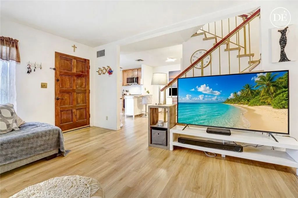 7301 Lennox Avenue D13, Van Nuys, CA 91405