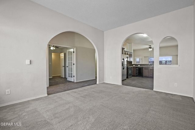 813 Desert Bush Drive, Horizon City, TX 79928