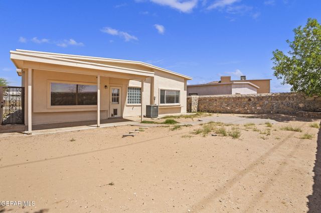 813 Desert Bush Drive, Horizon City, TX 79928