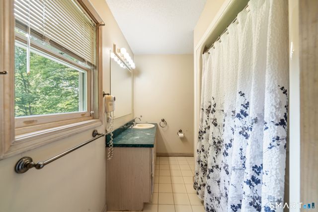 1 Lasalette Way, North Branford, CT 06471