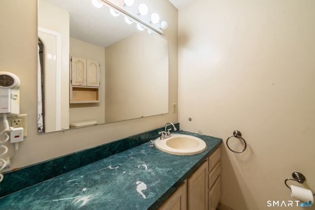 1 Lasalette Way, North Branford, CT 06471