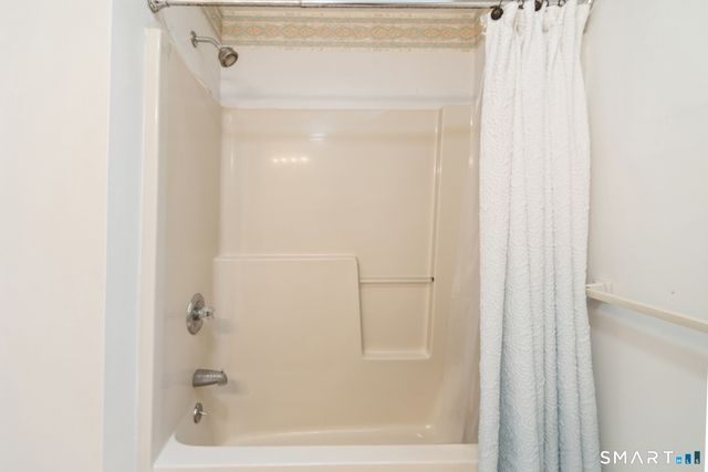 1 Lasalette Way, North Branford, CT 06471