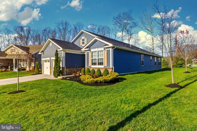 100 CASTLEBAY DR, Williamstown, NJ 08094