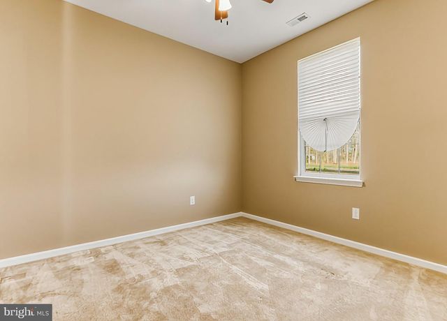 100 CASTLEBAY DR, Williamstown, NJ 08094