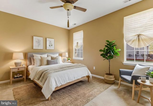 100 CASTLEBAY DR, Williamstown, NJ 08094