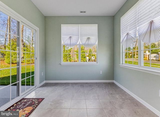 100 CASTLEBAY DR, Williamstown, NJ 08094