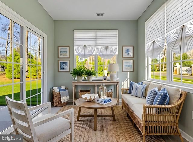 100 CASTLEBAY DR, Williamstown, NJ 08094