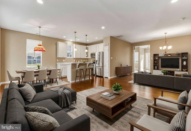 100 CASTLEBAY DR, Williamstown, NJ 08094