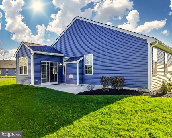 100 CASTLEBAY DR, Williamstown, NJ 08094